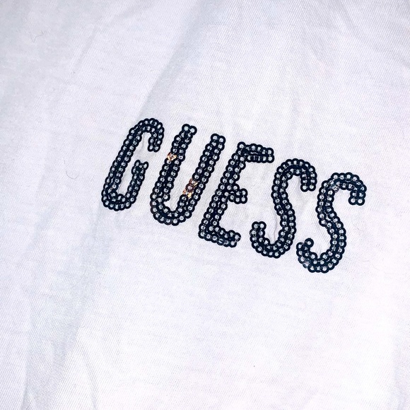 [SOLD❗️]GUESS. Black&White t-shirt 2FOR17$ - Picture 4 of 5